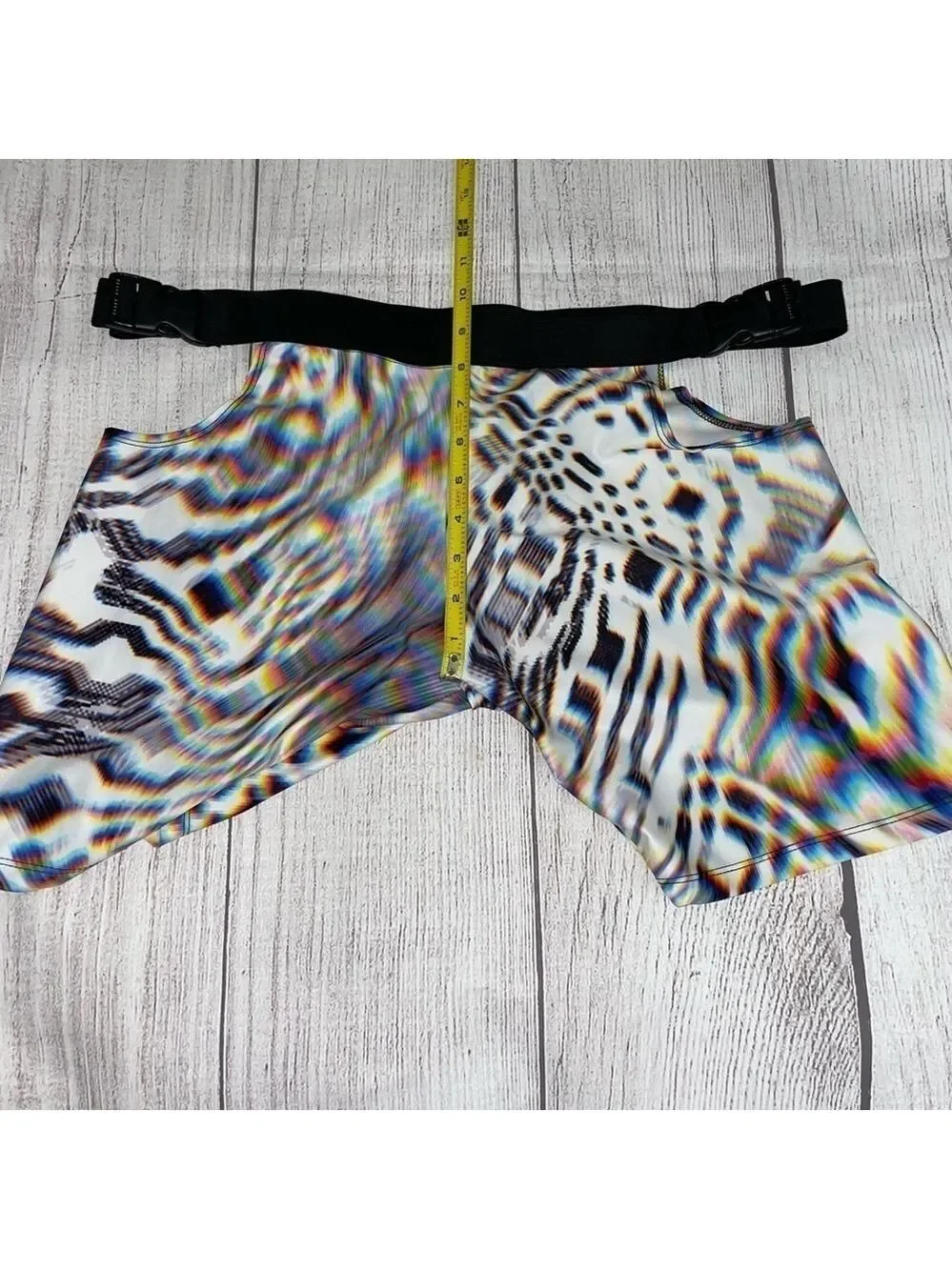 NWT IVY BERLIN Women’s Blake Cut Out Shorts Size Large - SOLD OUT ONLINE - Picture 9 of 12